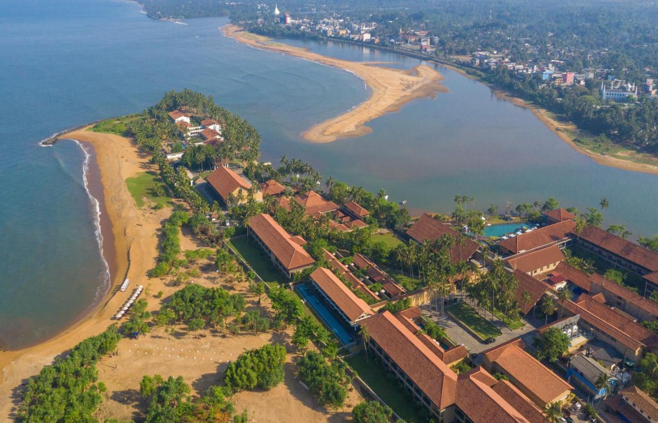 Anantara Kalutara Resort Exterior photo
